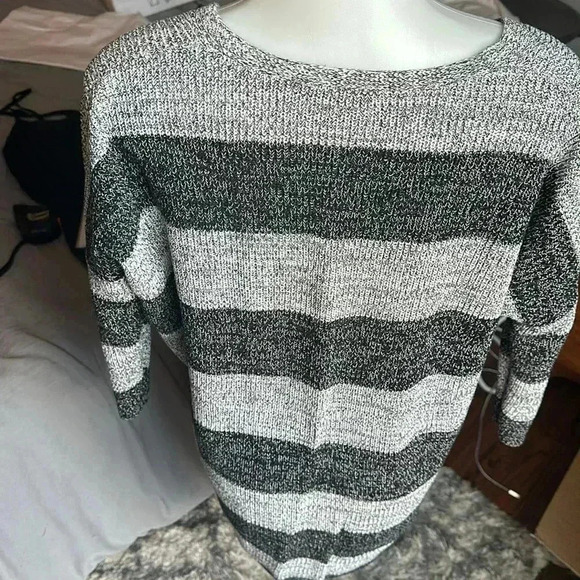 Size S Express black and gray stripe scoop neck sweater - Picture 4 of 4